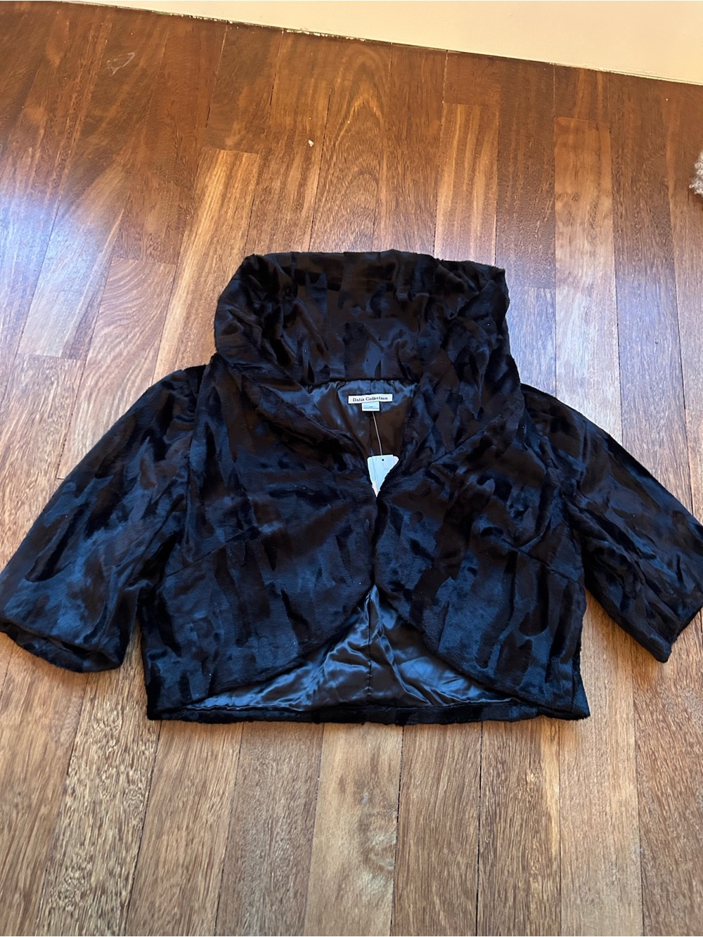 Dalia collection Black Cropped Jacket